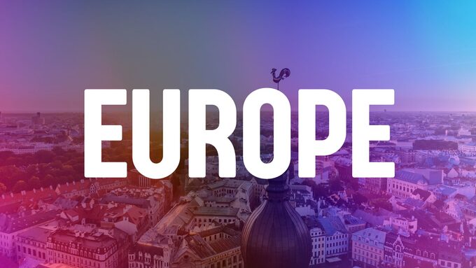 Dégradé Multicolore Simple Europe Continent Présentation.jpg